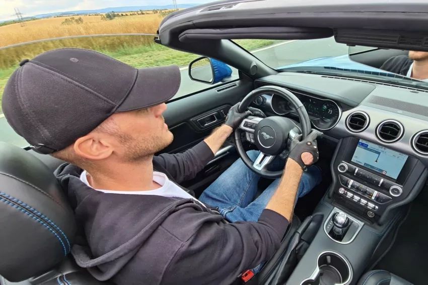 test-2020-ford-mustang-convertible-50-v8-10at