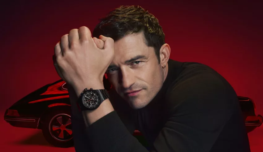 orlando-bloom-brand-ambassador-porsche-design-porsche-design-chronograph-1-all-black-numbered-edition